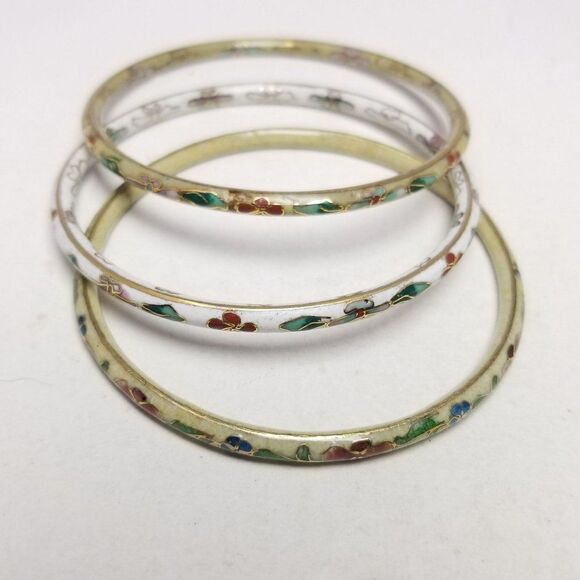 Vintage White and Tan Floral Design Enamel Bangle Bundle, Lot of 3, Stacking - Picture 4 of 5